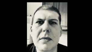 Trovato morto in casa ad appena 35 anni, la citt&agrave; in lacrime per Umberto