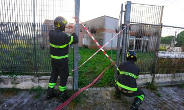 Dopo il rogo, clima teso e sospetti di dolo