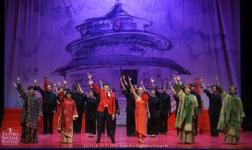 Un “Cin Ci Là” ritmato da applausi