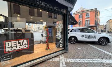 Antenne dritte sul palco dell&rsquo;Ariston