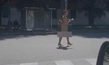 Nudo con i tacchi in stazione: attimi di sconcerto, poi arriva l'ambulanza