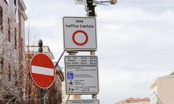 Il varco della Ztl sar&agrave; spostato sul lato opposto