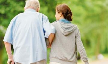 Tre anziani per giovane, e le badanti spopolano