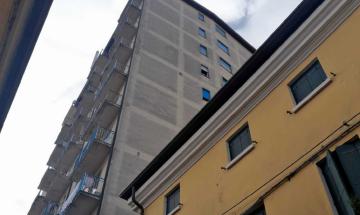 Caduta calcinacci, intervento urgente