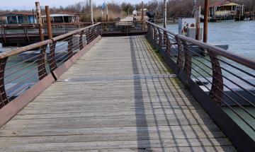 Riapre il ponte galleggiante