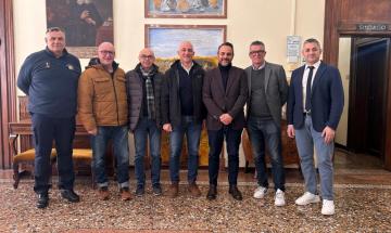 Vigili del fuoco colonna della citt&agrave;