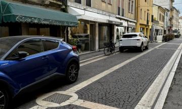 &ldquo;Via X luglio non &egrave; un parcheggio&rdquo;