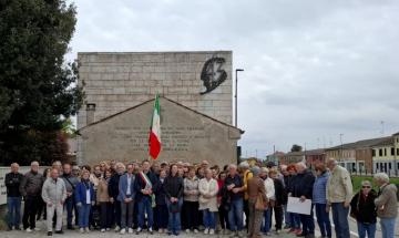 Tra le pieghe tragiche della storia