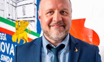 Asfaltature, illuminazione e scuole