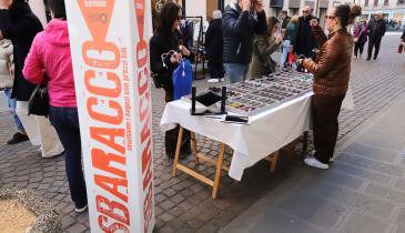 La caccia all&rsquo;affare riempie il centro
