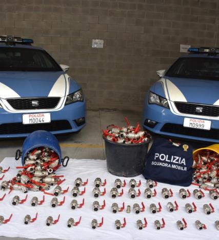 Rubano 15mila euro di materiale idraulico per venderli al mercato nero