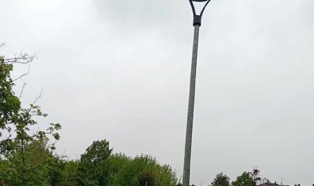 Nuovi lampioni in Tassina semaforo pedonale in Sp4
