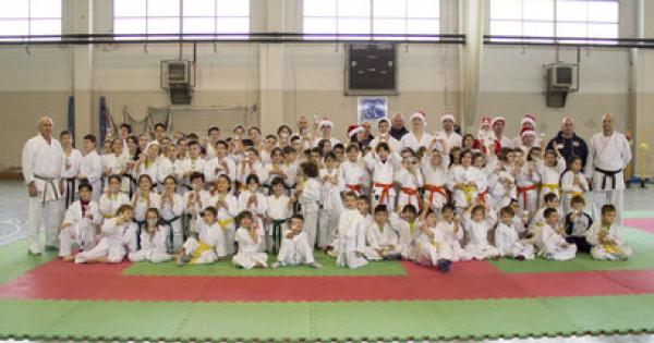 Babbo Natale Karate.Karate Con Babbo Natale La Voce Di Rovigo