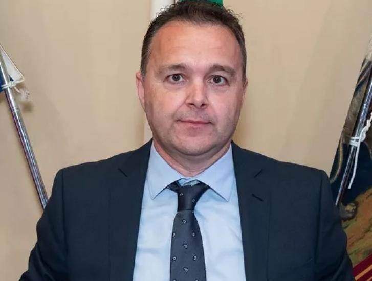 Sindaco suicida, citt&agrave; sotto shock