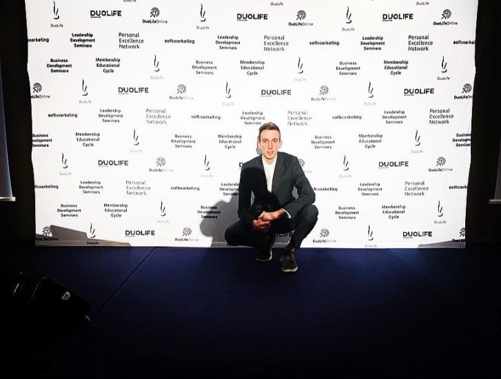 A soli 18 anni si inventa la carriera del futuro