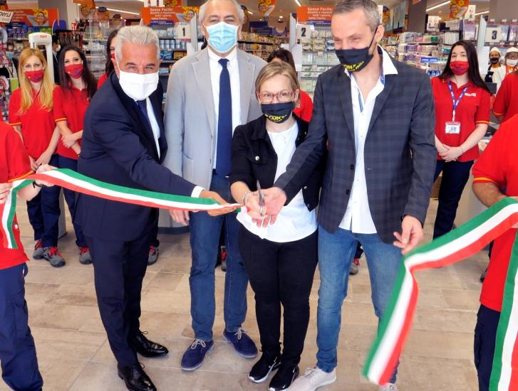Apre il nuovo Conad: 32 nuovi posti di lavoro