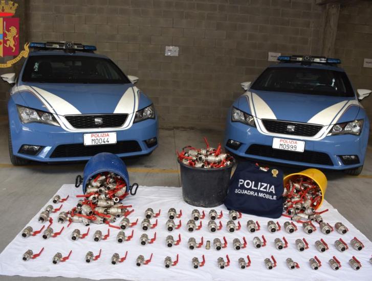 Rubano 15mila euro di materiale idraulico per venderli al mercato nero