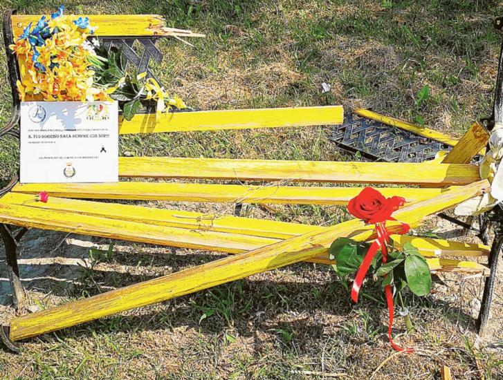 &ldquo;La panchina? La lasciamo rotta perch&eacute; &egrave; un simbolo&rdquo;