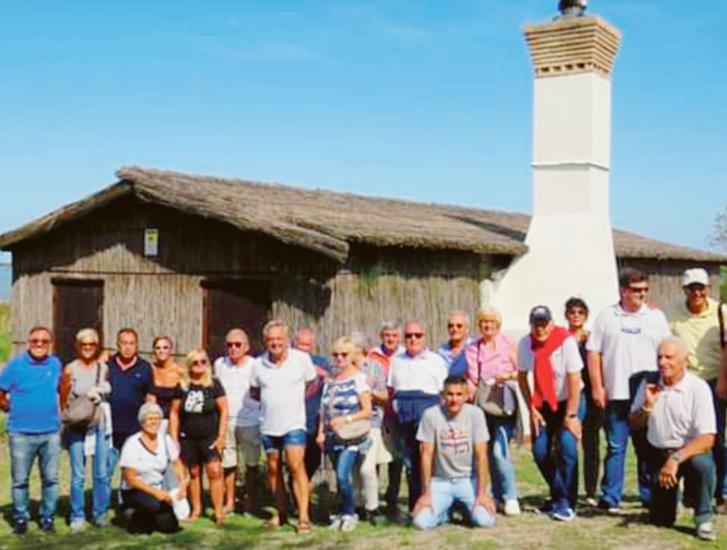 Cavalieri e guardie d'onore in gita nel Delta