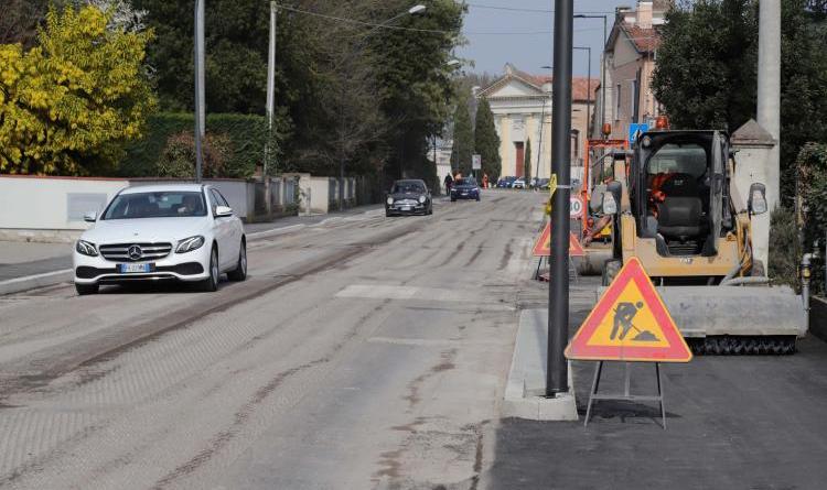 Viale Oroboni torna libero