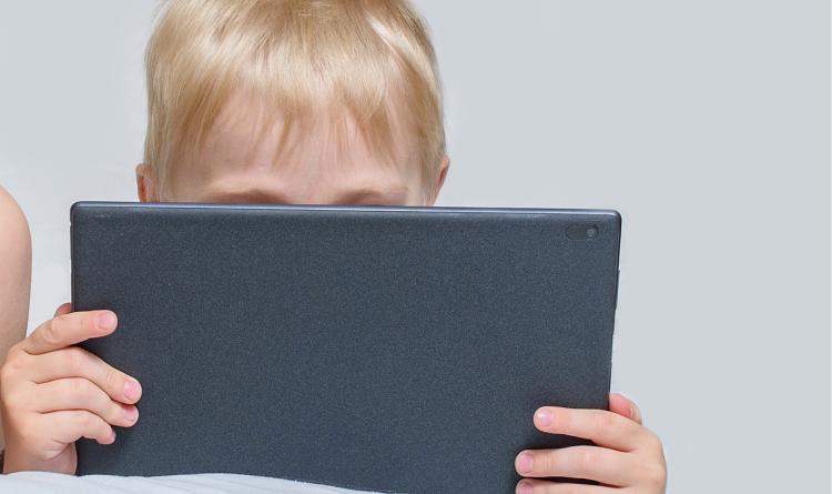 Stop ai tablet in classe