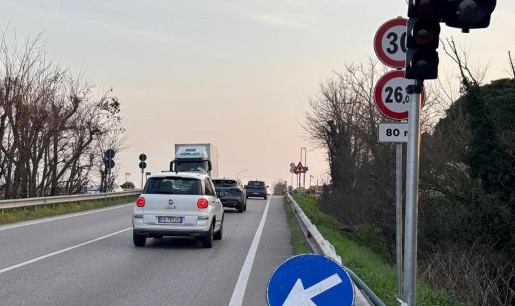 Sul ponte &egrave; pronto il semaforo