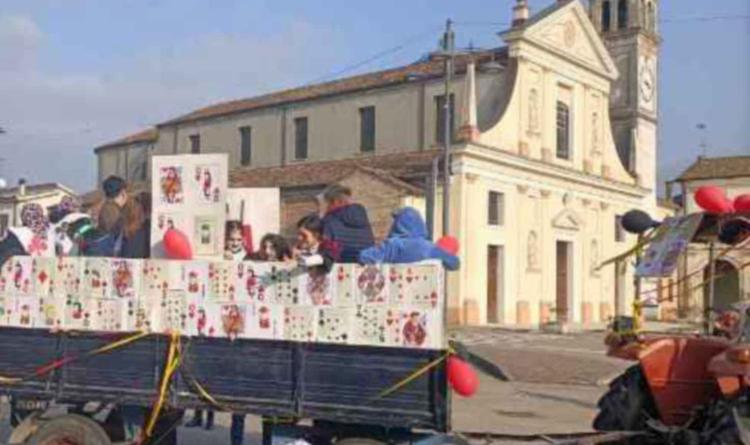 Supereroi e principesse in giro per il paese