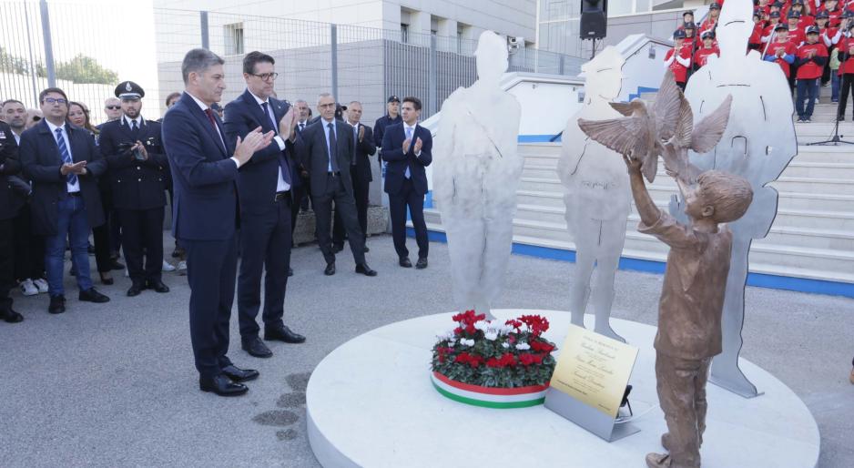 Un monumento per i tre eroi