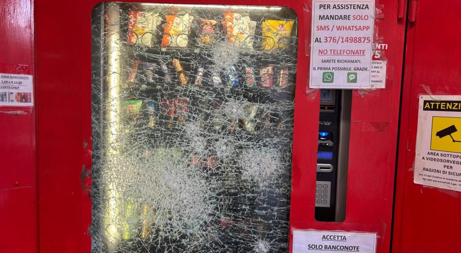 Vandali alle macchinette, danni ingenti