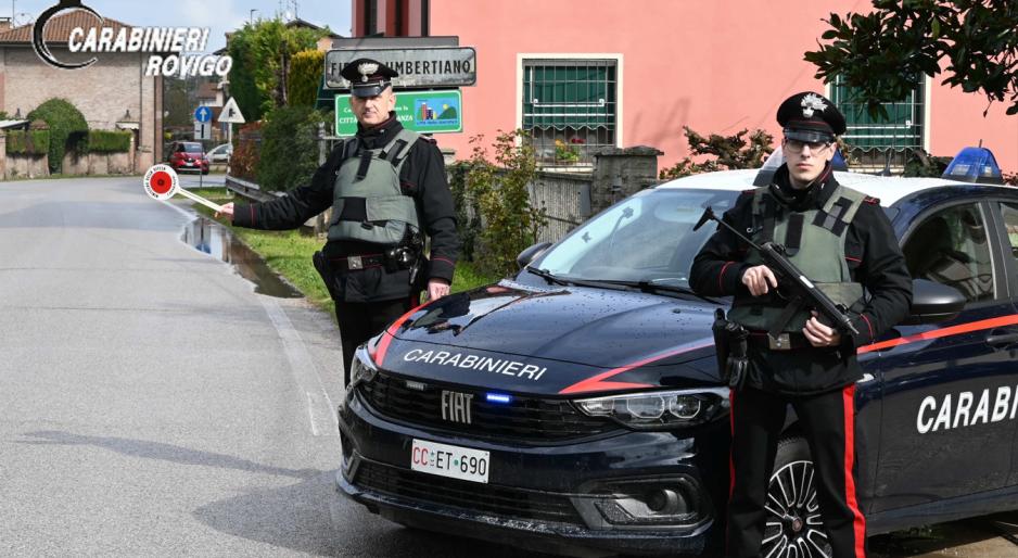 Carte false per regolarizzare stranieri, arrestato