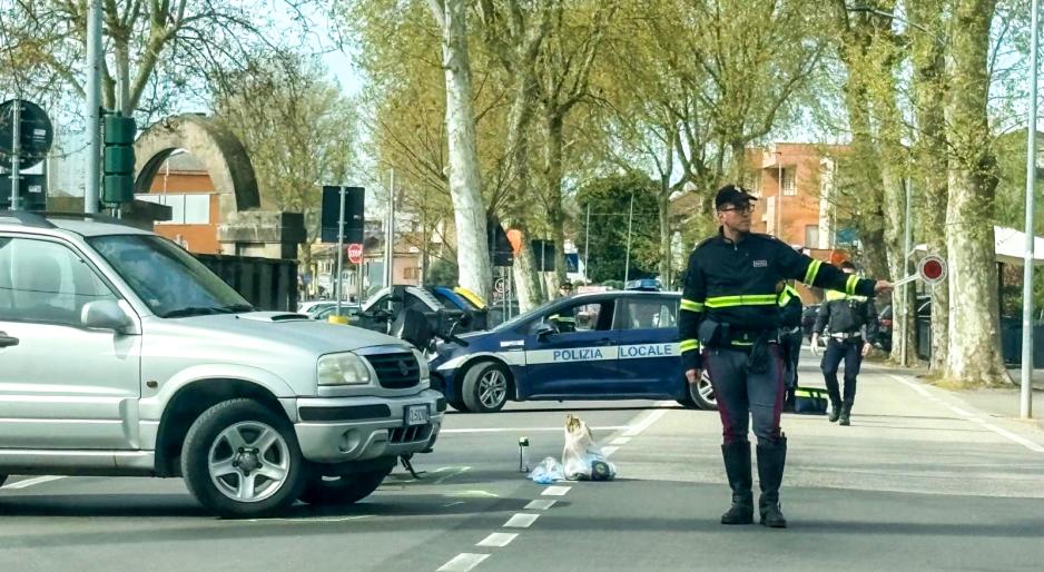 Ancora un incidente in viale Tre Martiri