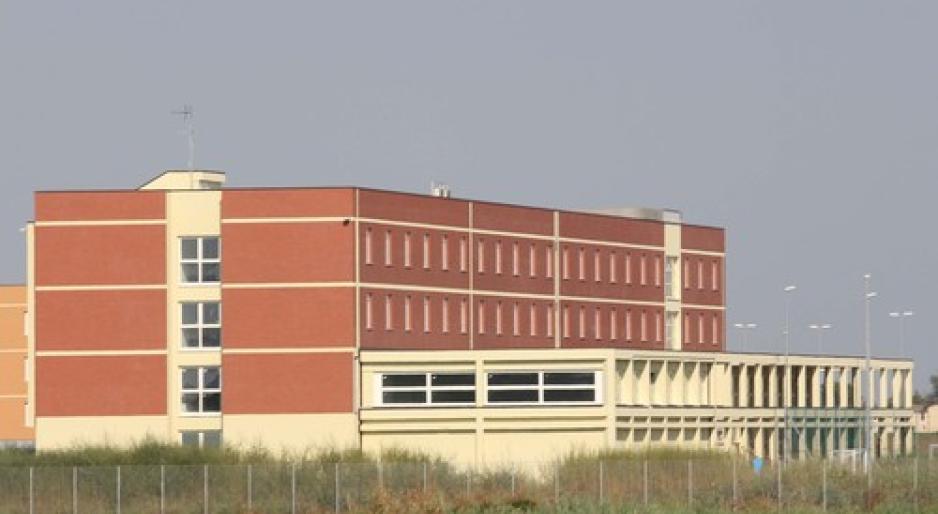 Droga e cellulari via drone in carcere: quattro arresti