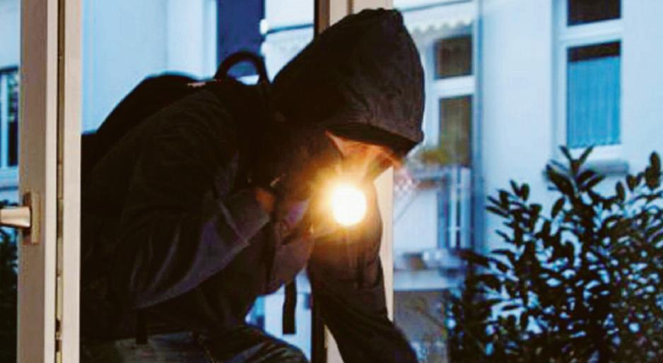 Porte scardinate: ladri all'assalto dell'asilo