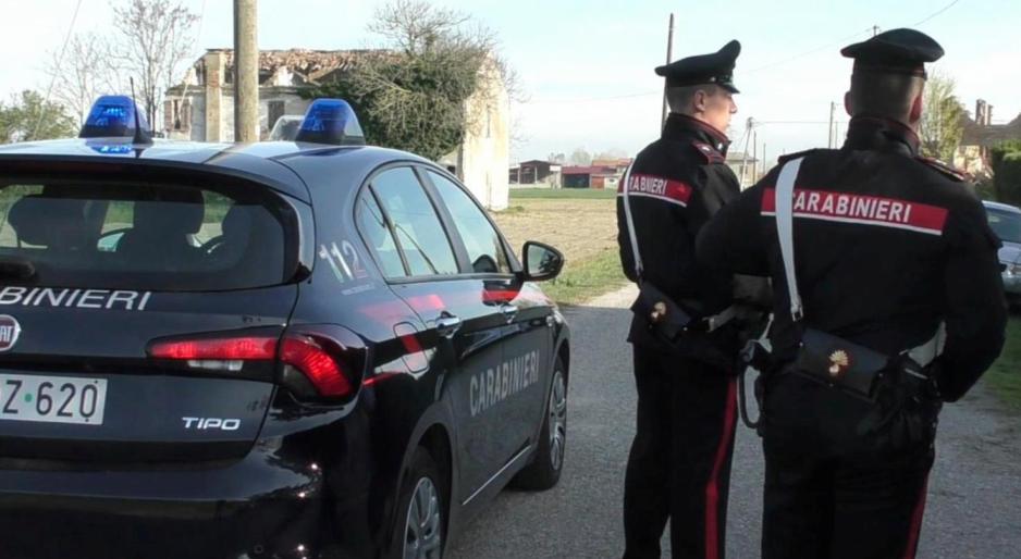 Rubano bici e telefono, subito presi