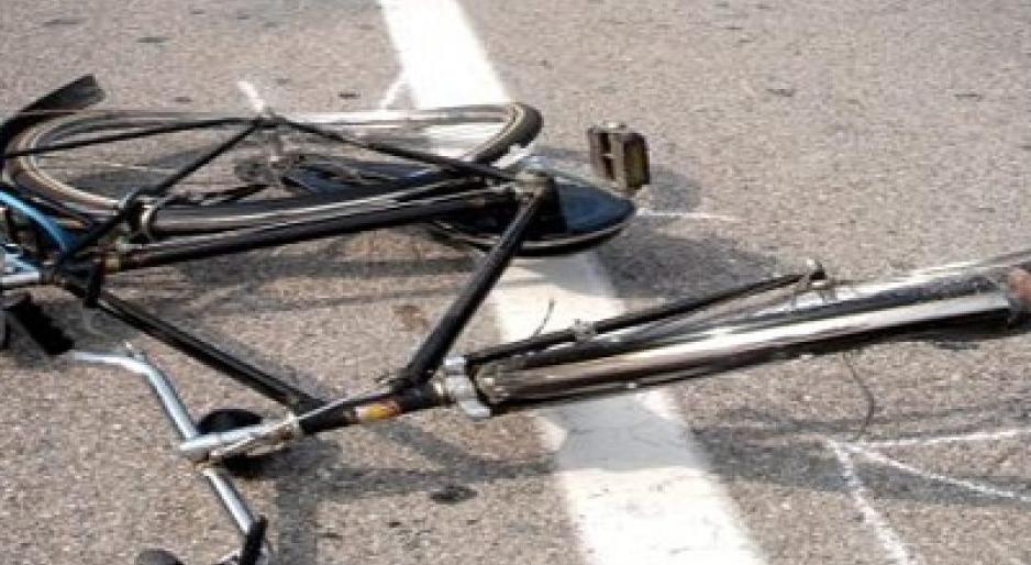 Travolto in bici cerca i suoi giovani soccorritori